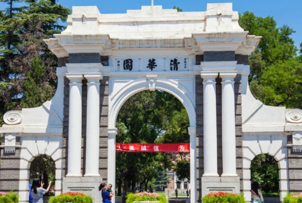 清华大学美女学霸，履历简直称得上“开挂”，上帝却关了她一扇窗