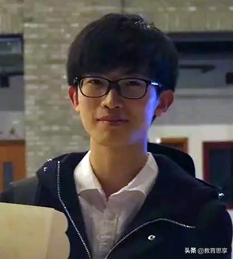 浙江学霸郑恩柏：高考760分成省理科状元，读北大却选择文科专业