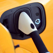 试驾｜摆脱以往的商务气息，试驾上汽大众新帕萨特330TSI