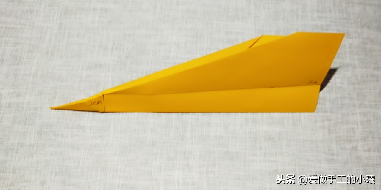折纸教程：一张A4纸就能完成的折纸飞机，飞行能力棒棒哒