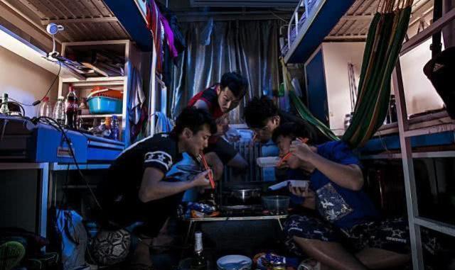 人民日报发文痛批，大学生现状被揭露，沉睡的大学生快醒醒吧