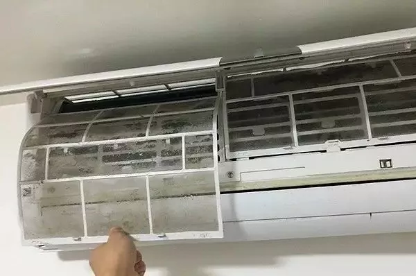 打開空調(diào)有酸味,清洗濾網(wǎng)也沒用?