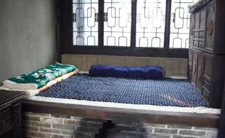 东北人的炕到底有什么魅力，为什么这么多年还在村里卧室盛行