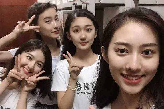 大学生在校外租房成为常态？并非是贪图享受，而是有难言之隐