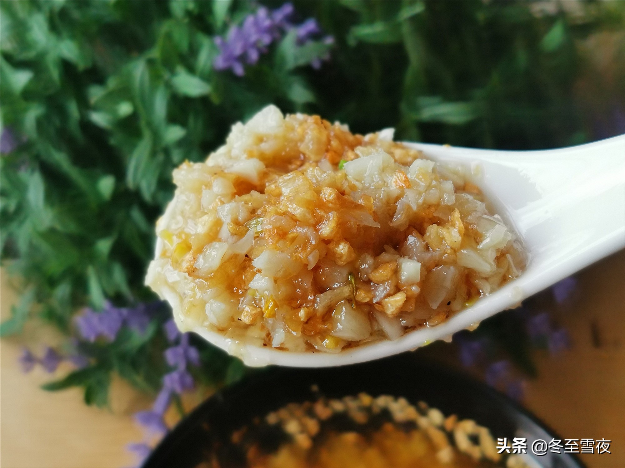 蒜汁怎么调好吃（教你调制简单美味的蒜泥蘸料）