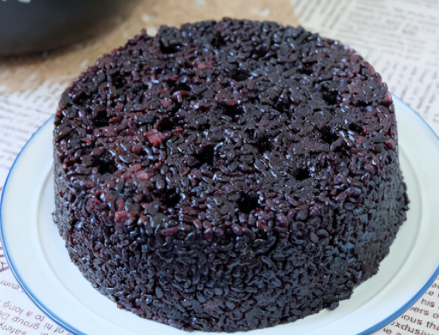 买黑米,黑米和黑糯米要分清,两者区别很大,买错不好吃浪费钱