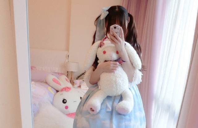 "福利姬"被新华社点名,狡猾的她们,我们该如何分辨?