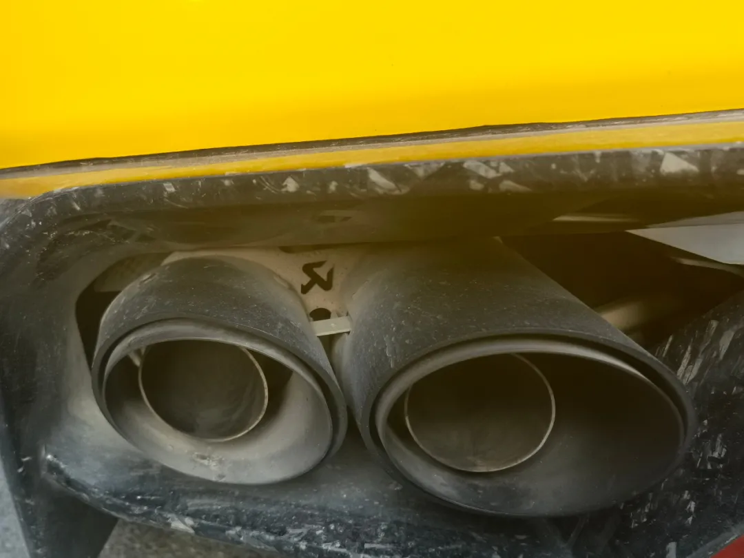 粤B兰博基尼飓风跑来珠海炸街，频发抖音被举报！交警全市布控！