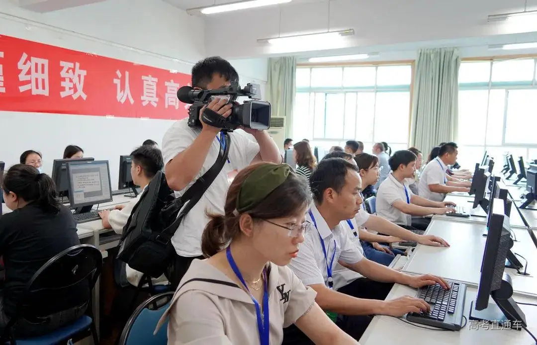 阅卷过半！多省阅卷现场曝光，你的高考试卷是这样打分的