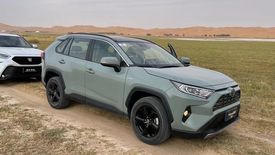 丰田RAV4荣放混动版沙漠试驾：性能与越野的完美结合