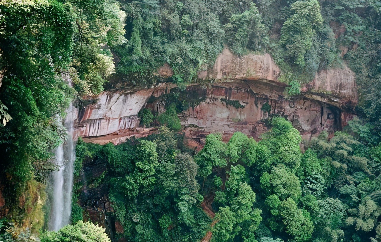 遵义市赤水燕子岩景区