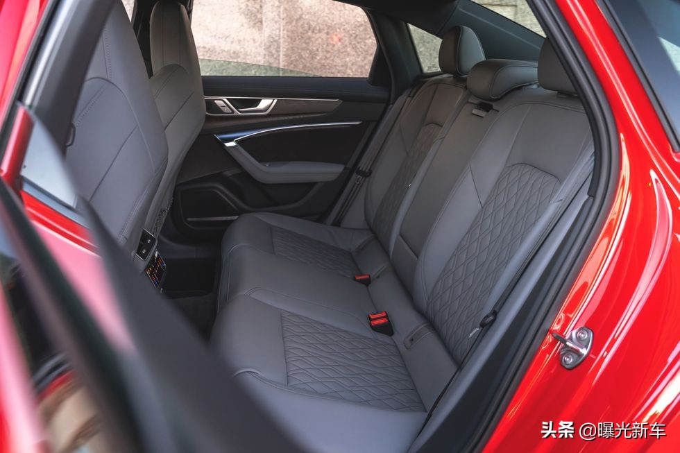 最新「奥迪S6」高级运动轿车，2021款，你爱了吗？