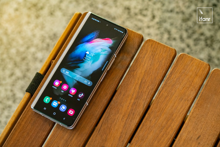 galaxyfold5g三星上下折叠屏手机上市价格及配置参数