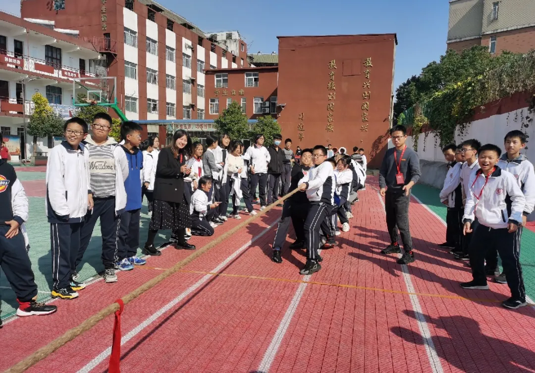 华一双师武汉小梅花学校 | 一根绳一股劲！这场拔河比赛燃爆全场