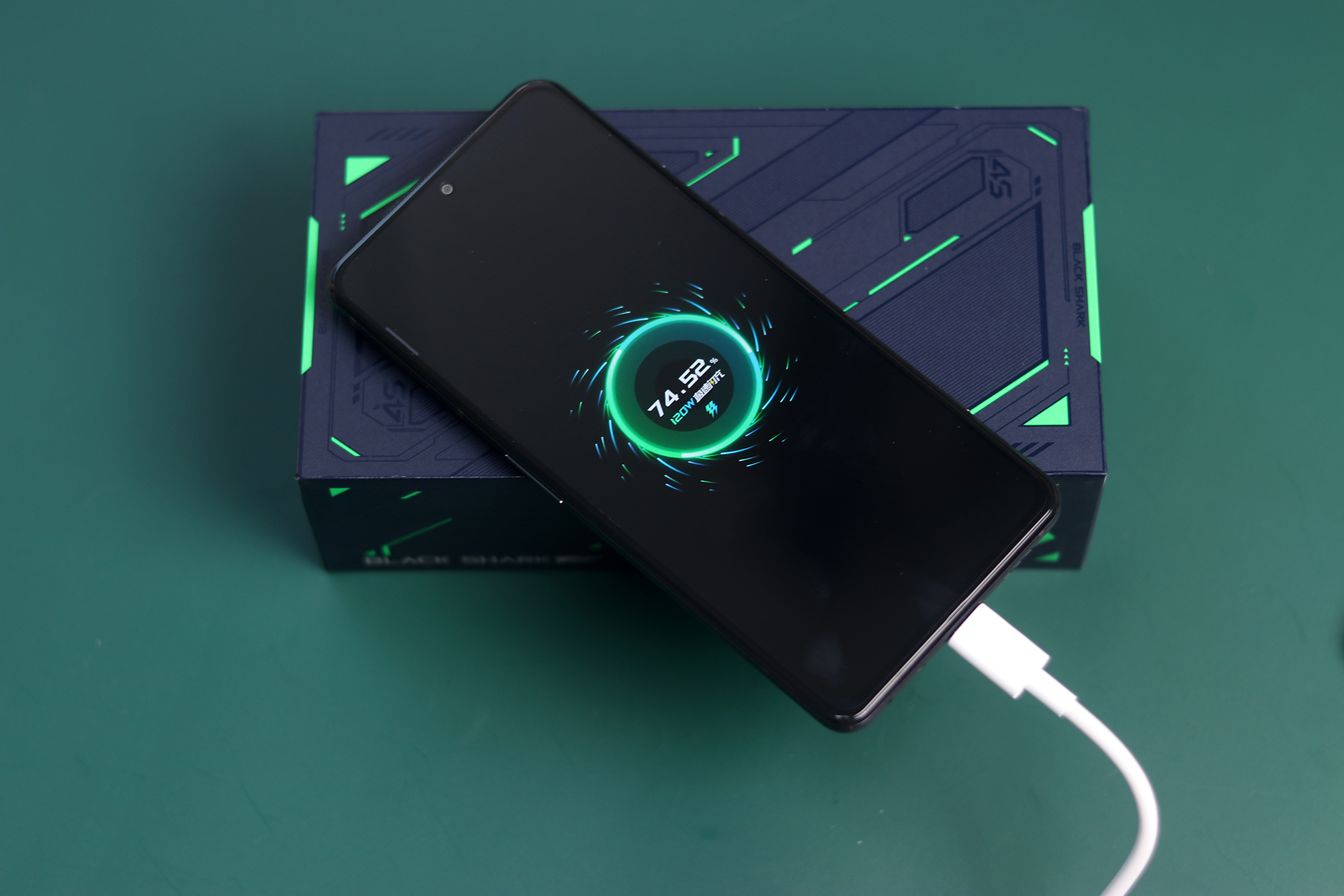 游戏手机王者，可能是最猛的骁龙870手机：黑鲨4S上手体验