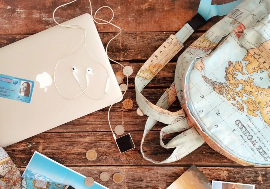 留学生辱骂父亲上热搜，1万块生活费多不多？