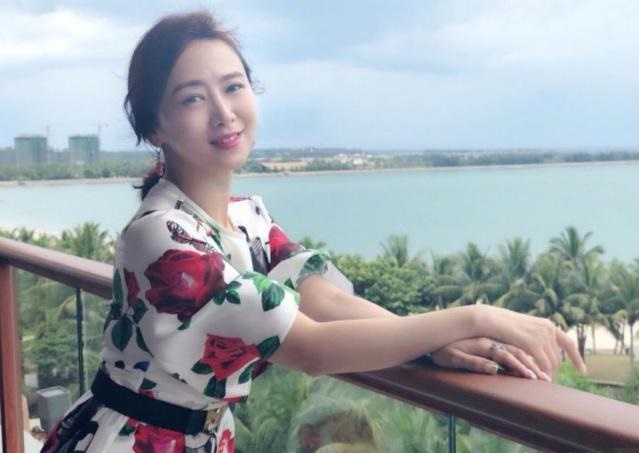 脱下的衣服难穿上！6位一脱成名的女星，无尽的争议下好多已息影