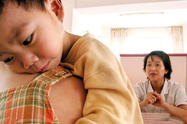 滥用的“剪舌系带”，舌系带到底该不该剪？这一刀孩子挨得很无辜