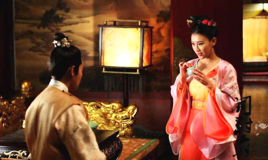 他是萧梁皇子，却自认前朝皇帝遗腹子，叛逃敌国，遗骨被盗回萧梁