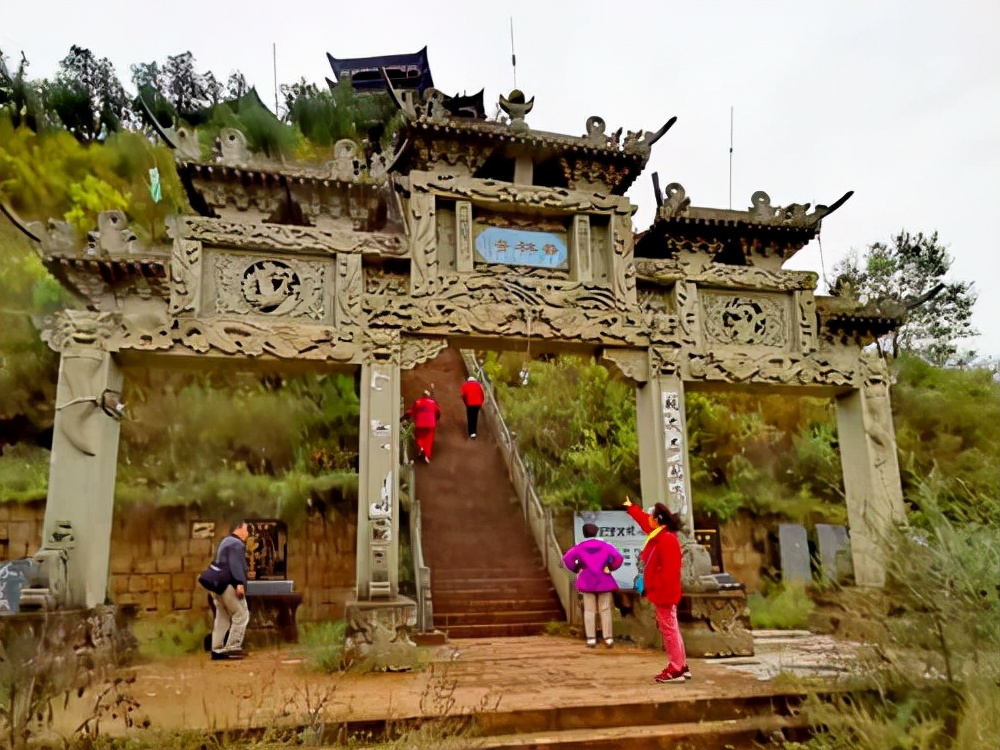 陕西旅游：甘泉雨岔大峡谷及周边行（图）