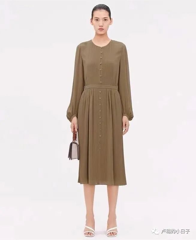 看了這8個(gè)國(guó)產(chǎn)服飾品牌，才明白什么是屬于中國(guó)的高級(jí)感