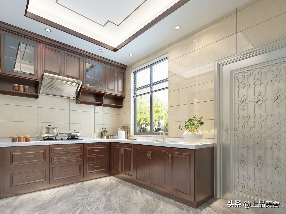310平米新中式风格，全屋用“中国红”做主色调，文化感很强
