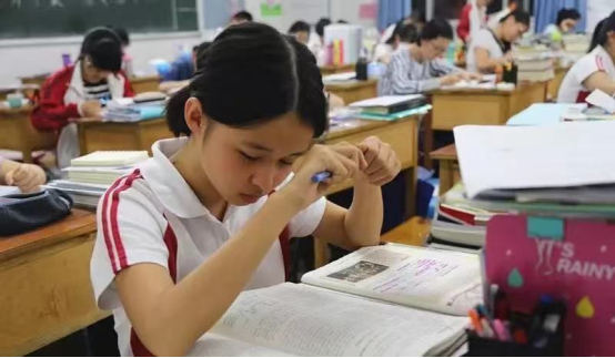 数学高考分数仅37分，班主任仔细阅卷后，直言有机会上985