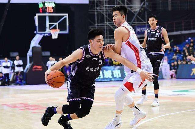 为什么cba的肌肉这么小(中国球员进NBA后变化大，姚明阿联肌肉暴涨，为何CBA球员练不出？)