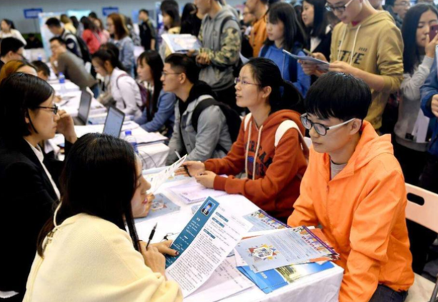 清华大学美女学霸，履历简直称得上“开挂”，上帝却关了她一扇窗