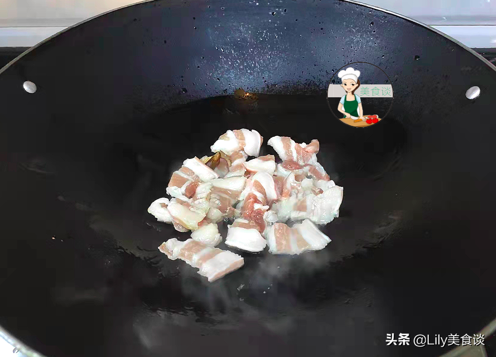 冬天，五花肉和它是绝配，泡软一煎一焖，简单又营养，多给孩子吃