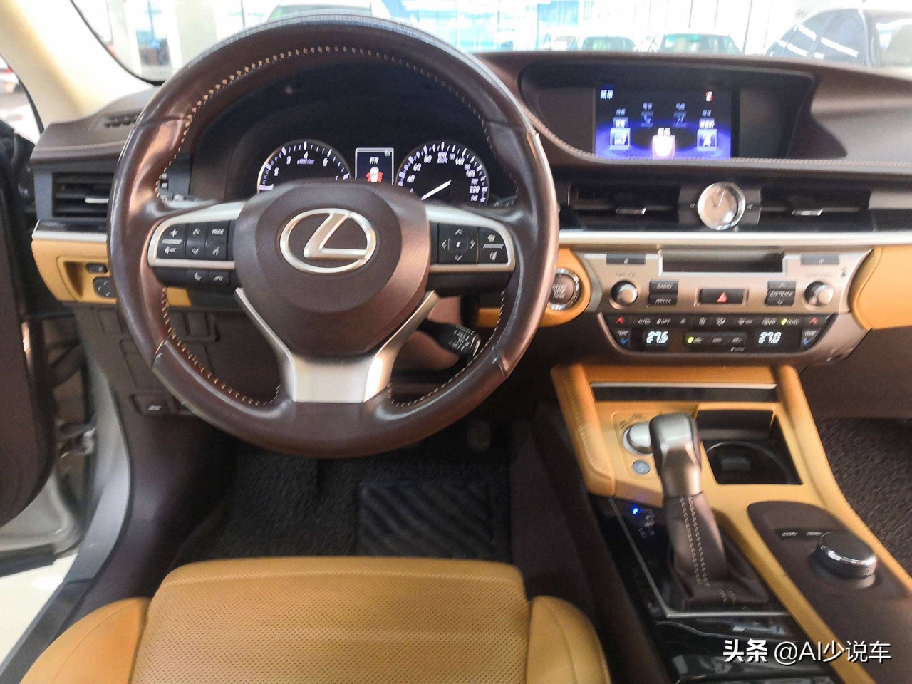 同样花33万配车，在雷克萨斯ES200和奥迪A4L之间纠结？