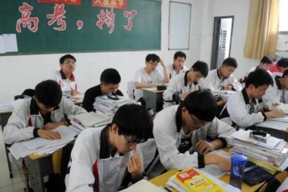 考生低分被厦门大学录取，得知学费和专业后，不想去学校报到了