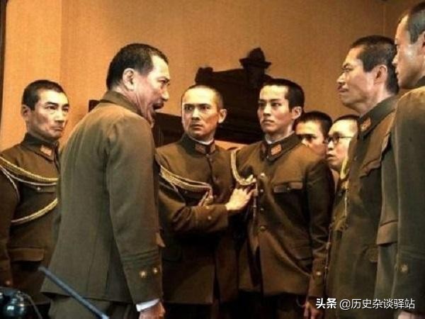 大阪师团只会“做生意”？为了“维护尊严”，“英勇”砸了警察所