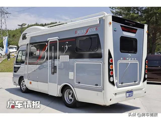 丰田中巴房车，4.0L柴油动力足，大空间像家一样三代同堂也住得下