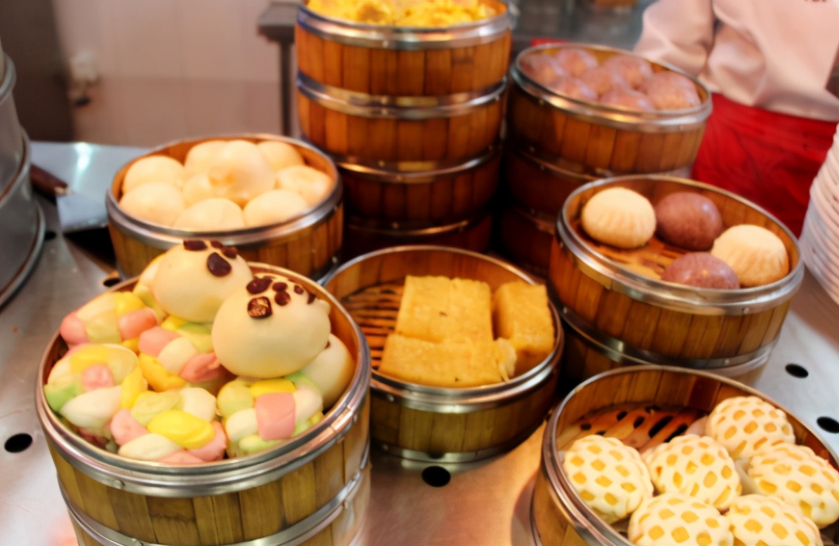 四川大学的伙食惹人羡，看完忍不住流口水，不少学生后悔没考川大