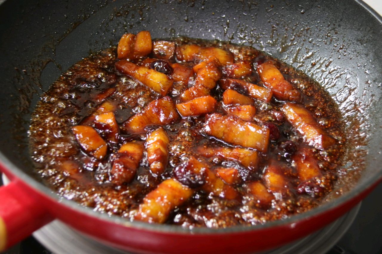 用蔓越莓来做一道红烧肉，酸甜够味，根本就停不下来