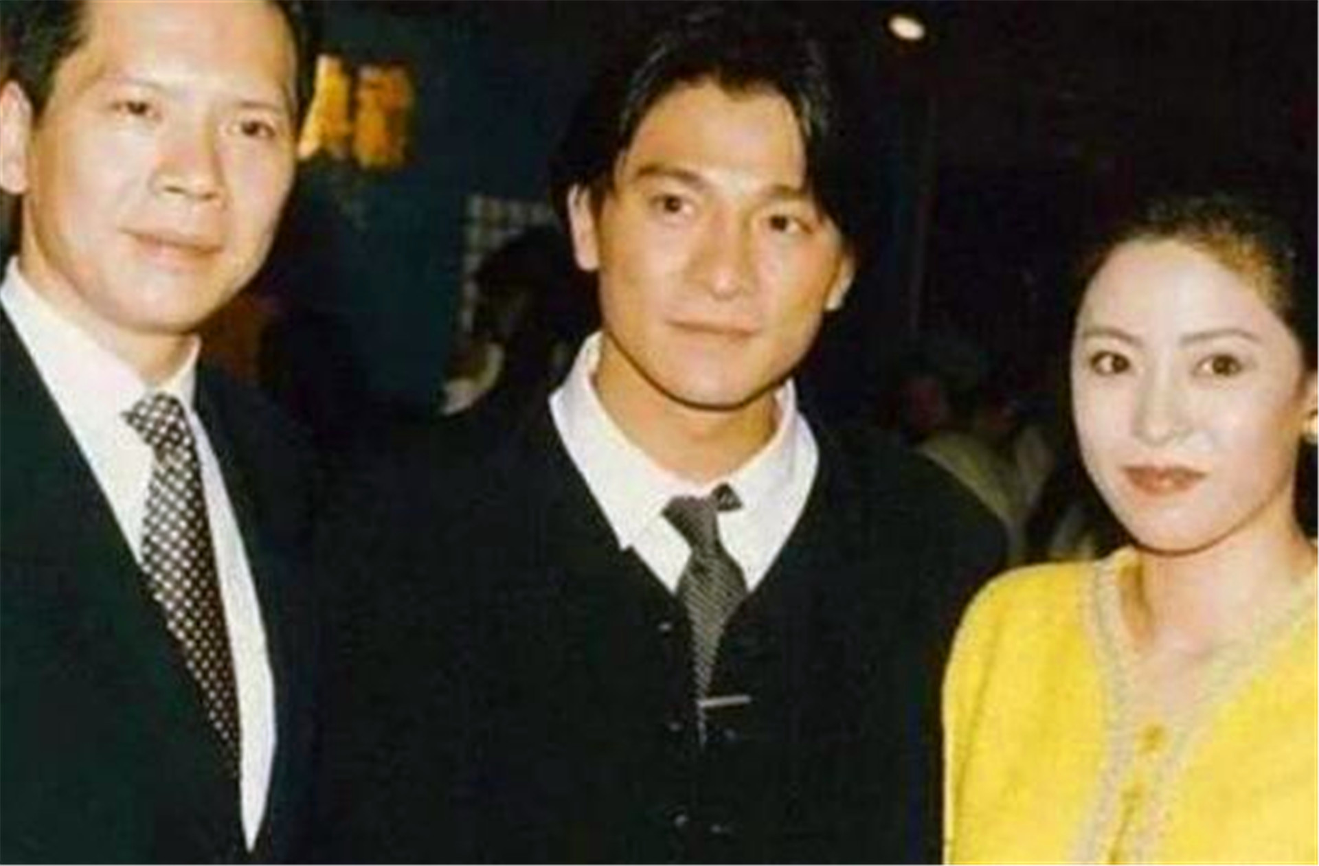 北京90年代一个混混，追着向华强一路打到深圳，靠一把刀闯浙江村