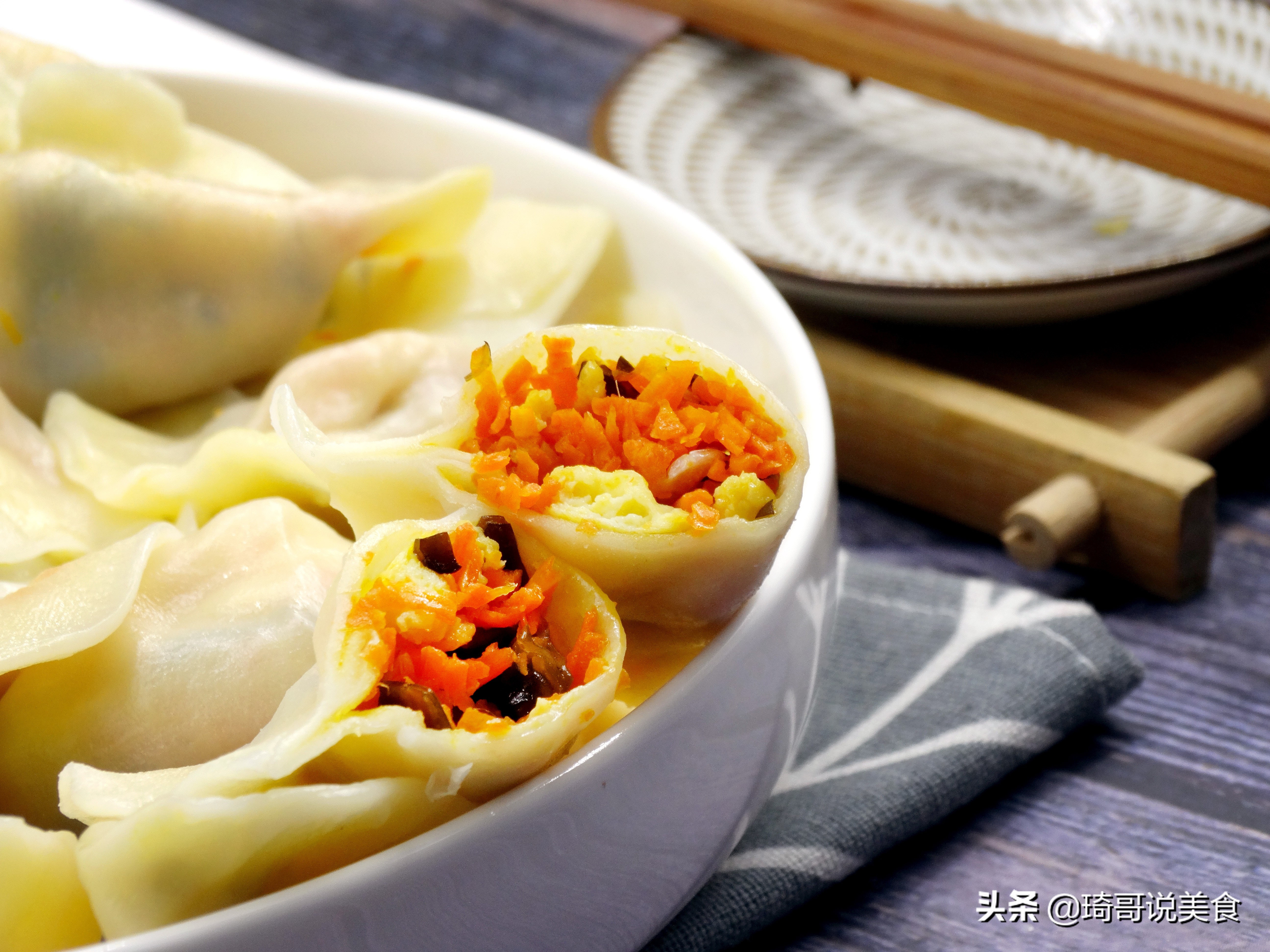 1根胡萝卜2个鸡蛋，包成30个饺子，清甜鲜香解馋，孩子特爱吃