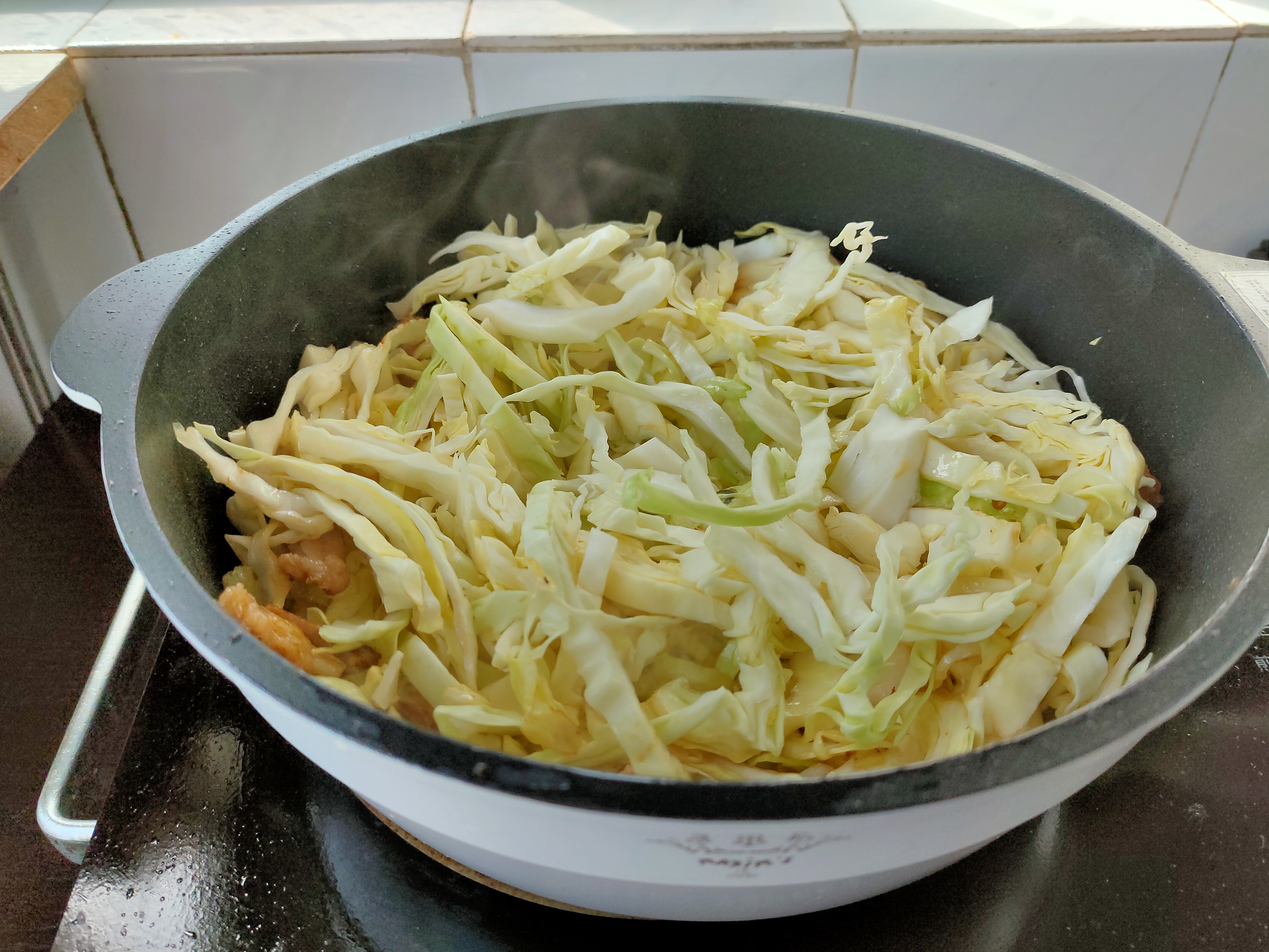 火爆大头菜的做法（轻松做出简单易学清香爽口火爆大头菜）
