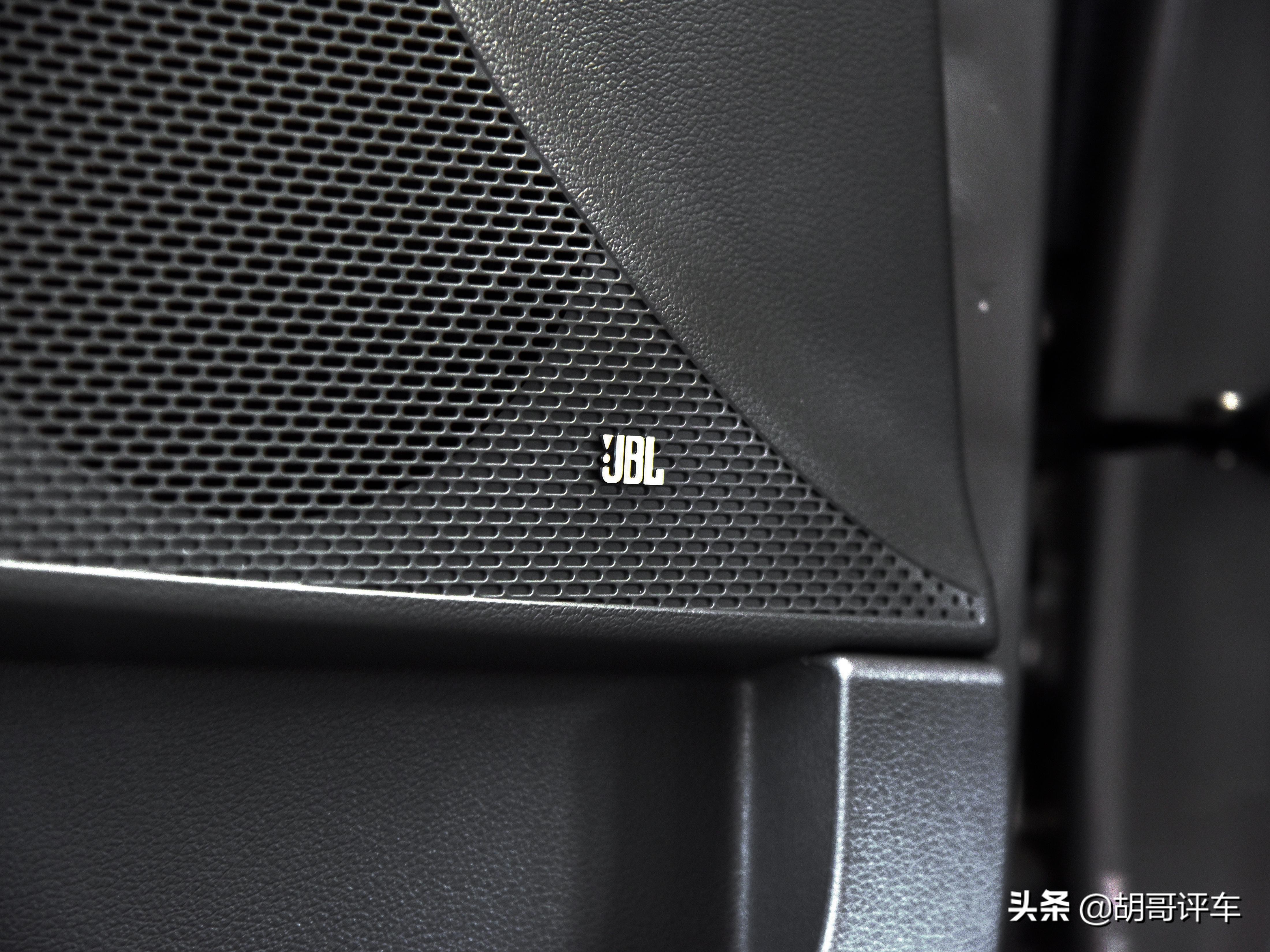 2.0T+8AT，外观怪异的合资中型车，带你看现代索纳塔