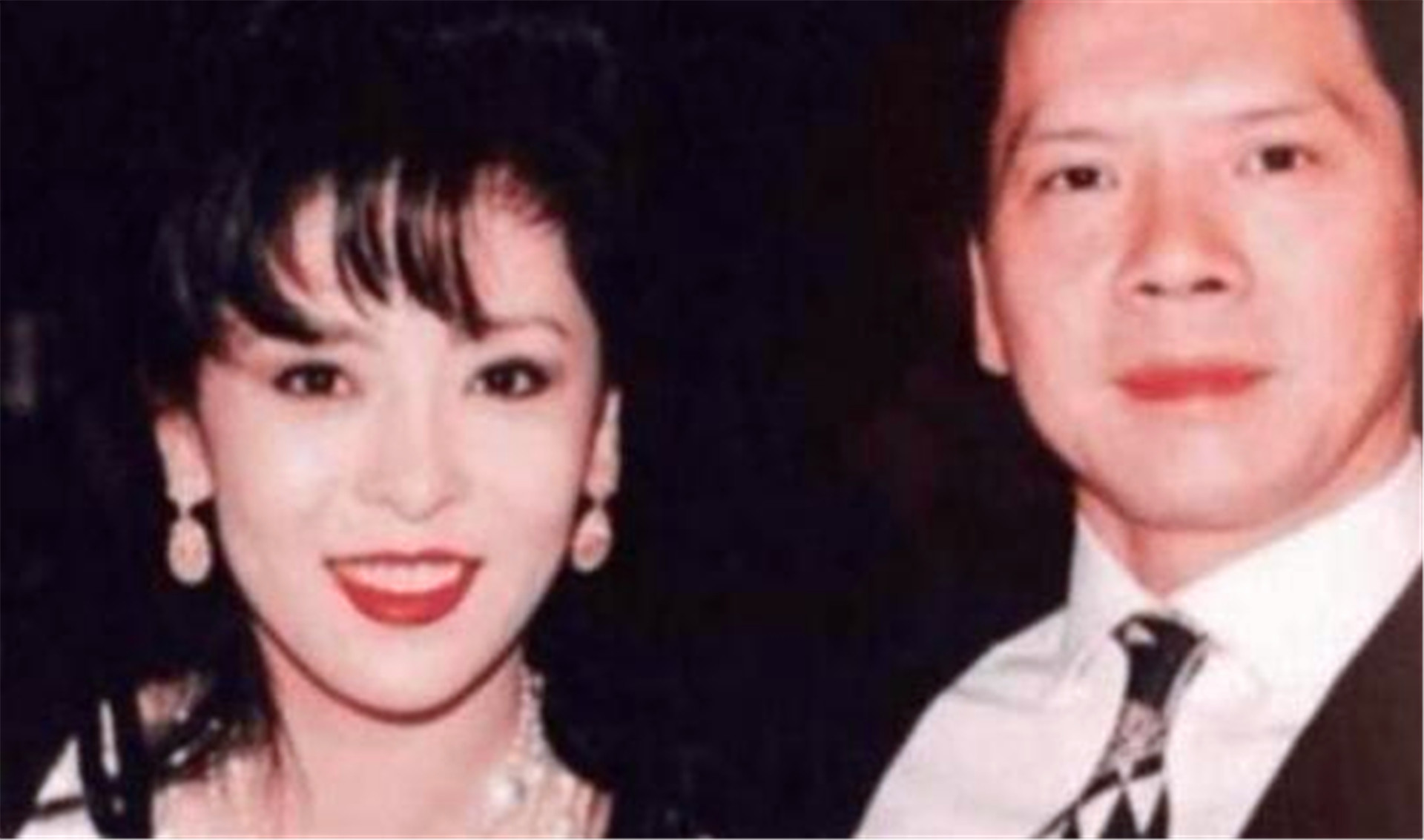 北京90年代一个混混，追着向华强一路打到深圳，靠一把刀闯浙江村