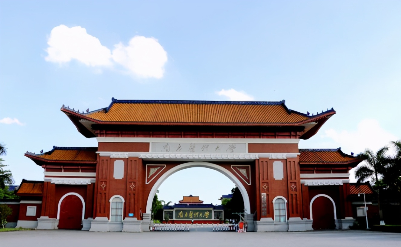 43岁立志学医，她高分考入南方医科大学名老中医传承班，5年毕业实现医学梦想