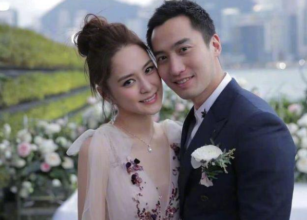 网友奇拿以一己之力毁了半个香港娱乐圈,其中对涉及其中的女性明星