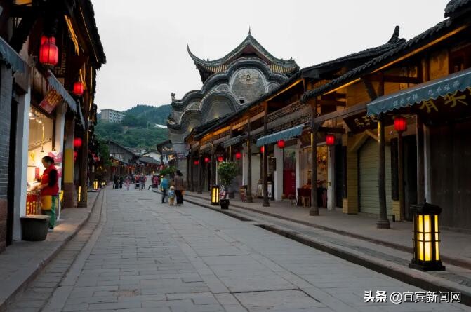 速速围观！“双节”期间 宜宾加开这些列车