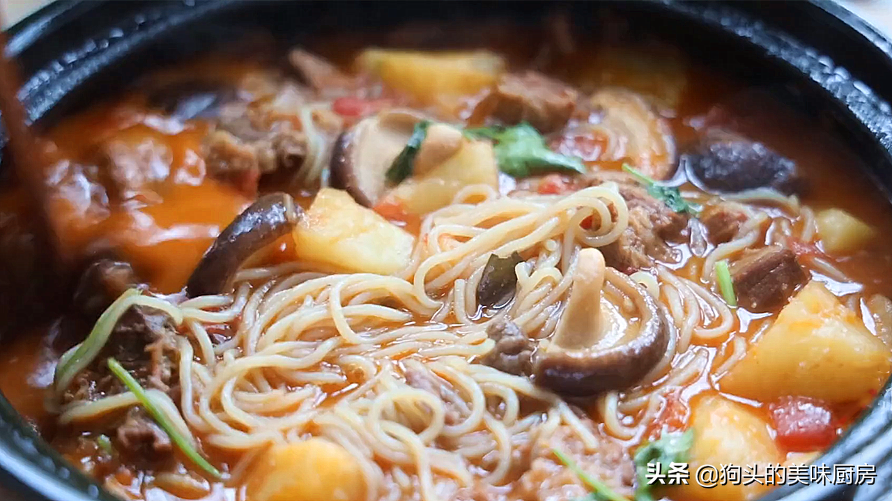 长假在家不想做饭，教你一个做法，土豆牛肉一锅炖，能吃两碗饭