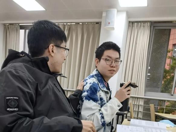 保送清北！四川“最牛”学霸寝室：收到22所名校offer，获13万奖学金！