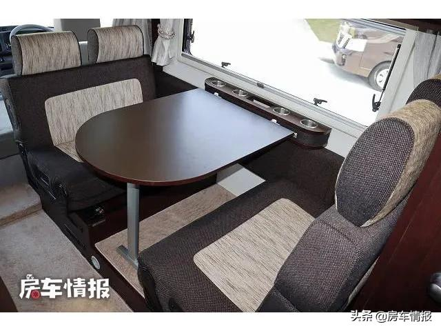 丰田中巴房车，4.0L柴油动力足，大空间像家一样三代同堂也住得下