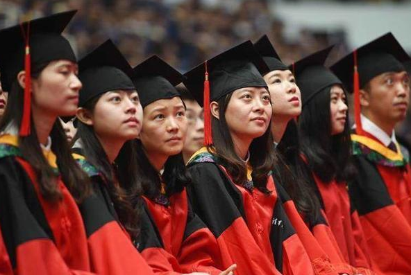 上海这所“豪横”211，分数线比985还要高，四大会计事务所争着抢