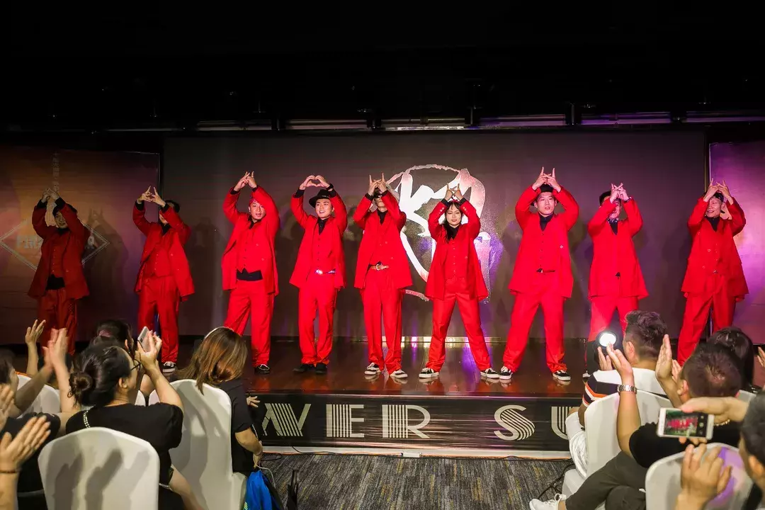 攀大出彩青年 ｜ The One万达街舞挑战赛闯入4强的攀大追梦舞者