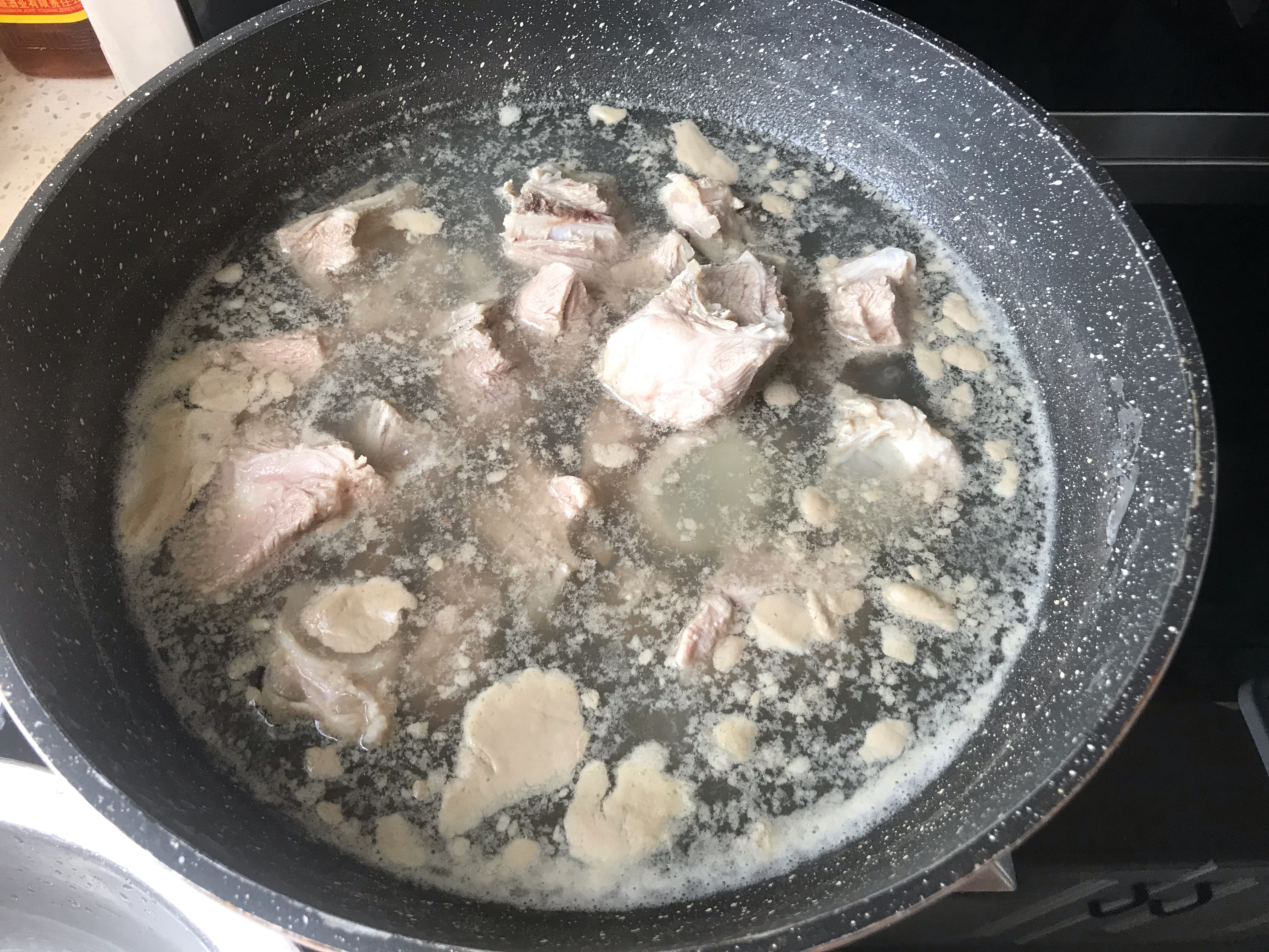 冬瓜燉排骨,冬瓜燉排骨怎么做好吃 簡單做法